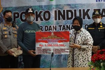 Mensos bantu Rp1,3 miliar untuk korban bencana alam Kota Jayapura