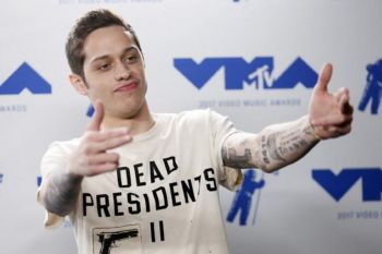 Pete Davidson akan berperan dalam film horor 'The Home'