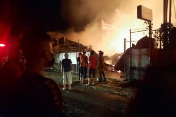 Kebakaran di Kota Gunungsitoli, tujuh rumah ludes terbakar