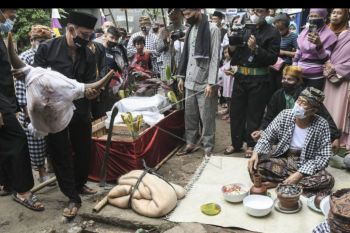 Tradisi sedekah bumi