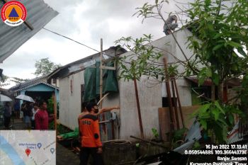 20 rumah di Pontianak rusak diterjang puting beliung
