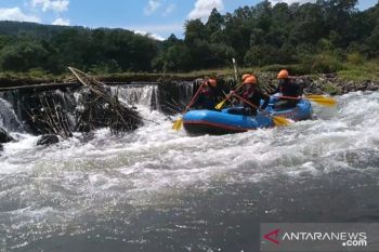 Lima mahasiswi Unsri arungi sembilan sungai  ekstrem di Sumsel