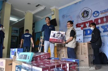 Yayasan Hadji Kalla bantu peralatan usaha kepada disabilitas