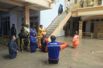 Rumah Bupati Jember terendam banjir luapan Sungai Kalijompo