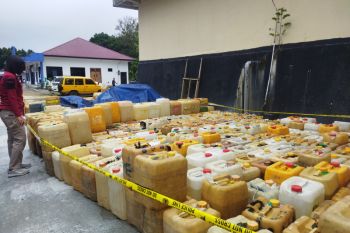 Polisi gagalkan rencana penyelundupan  9,1 ton minyak tanah di Labuan Bajo