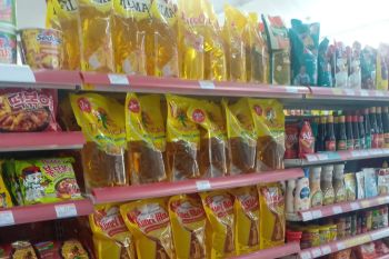 Harga minyak goreng di Sulut turun turun Rp14.000 per liter