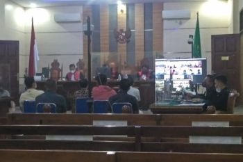 Hakim minta jaksa KPK kejar fee yang belum dikembalikan saksi