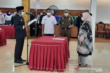 Fitriati resmi menjabat PJ Sekda Padang, ini profilnya