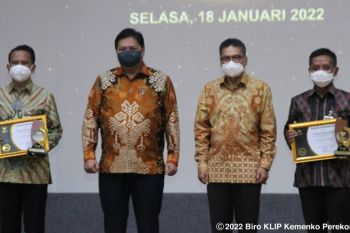 BRI kembali meraih penghargaan sebagai  bank umum penyalur KUR terbaik 2021