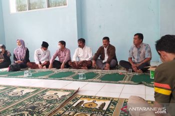 Pelantikan RT RW di Bukittinggi dibatalkan warga unjuk rasa