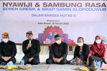 Semen Gresik 'nyawiji' dan berbagi dengan Sedulur Sikep Samin