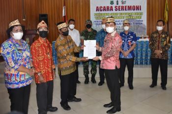 Bupati Kapuas terbitkan SK Pengakuan MHA Timpah Suku Dayak Ngaju