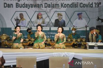 Pernyataan Arteria Dahlan dan hikmah  untuk pelihara bahasa daerah