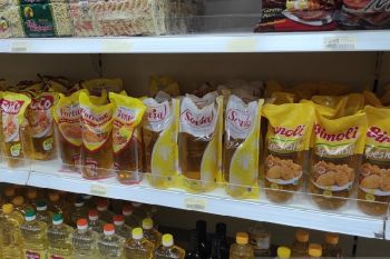 Diperindakop Papua: harga turun, rakyat jangan timbun minyak goreng