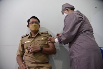 Wabup dan Forkopimda Sleman mengikuti vaksinasi dosis ketiga
