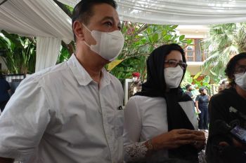 Maura Magnalia putri Nurul Arifin meninggal karena henti jantung, sempat kelelahan persiapkan wisuda