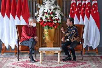 President Jokowi receives courtesy call from Singaporean PM