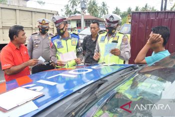 Dishub-Satlantas Polres Pasbar razia kendaraan melebihi kapasitas