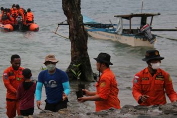 Basarnas Manokwari lakukan aksi penyelamatan lingkungan di Pulau Raimuti