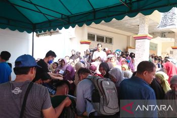 Operasi pasar di Agam sediakan 4.000 liter minyak goreng