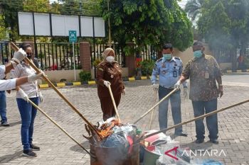 Kejari Gunung Kidul memusnahkan barang bukti dari 14 kasus