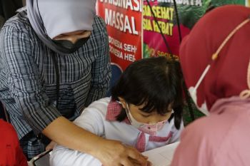 244 murid SD di Polman jalani vaksinasi COVID-19
