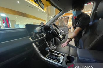 MMKSI MoU pemanfaatan EV dengan Gojek hingga Pos Indonesia