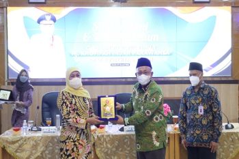 Khofifah: Universitas Jambi bisa jadi pelopor kemajuan daerah