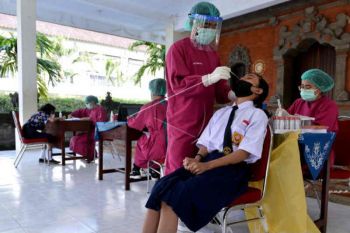 Dua siswa SMP di Cirebon positif COVID-19