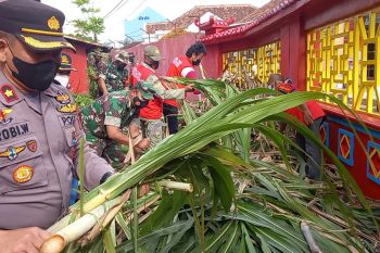 Tiga Pilar gelar baksos bersih vihara jelang imlek