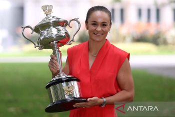 Petenis nomor satu dunia Ashleigh Barty pensiun dari tenis di usia 25 tahun