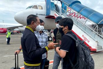 Menpora Zainudin antusias bahas timnas saat sepesawat dengan Shin Tae-yong