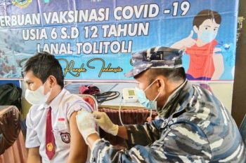 Lantamal VIII terus laksanakan vaksinasi dalam memutus penyebaran COVID