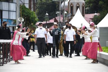 Presiden tinjau penataan kawasan Pantai Bebas Parapat di Sumut