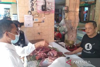 Bantul lakukan pemantauan penjualan kelaikan daging ayam dan sapi