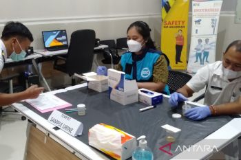 Optimalisasi pelayanan, puluhan awak KA jalani tes narkoba di Solobalapan