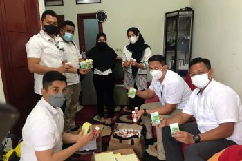 Jajaran Polda Lampung amankan perempuan edarkan ribuan butir jamu ilegal