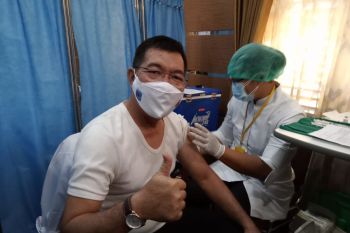Pemkot Mataram meluncurkan vaksinasi COVID-19 dosis ketiga