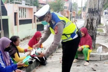 Satlantas Polres Sukamara ingatkan masyarakat disiplin prokes