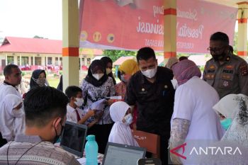 Pemkab Pasbar targetkan 49.043 siswa SD jalani vaksin