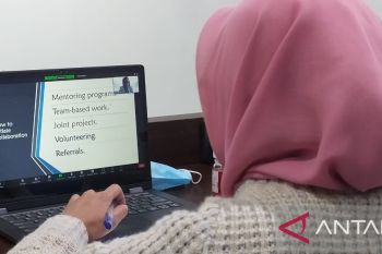 Unibos hadirkan Dosen Internasional pada webiner untuk tingkatkan hasil penelitian