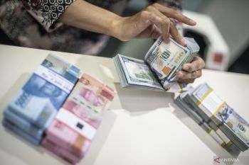 Rupiah melemah terkait kekhawatiran konflik di Eropa Timur