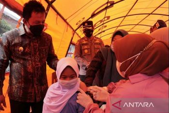 Wawako Asrul resmikan pelaksanaan vaksinasi anak usia 6-11 tahun