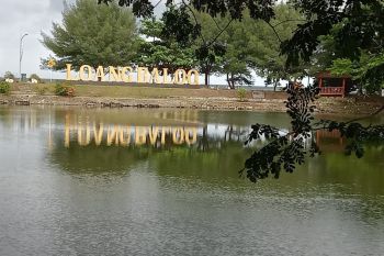 DKP Mataram menebar puluhan ribu bibit ikan di kolam wisata Loang Baloq