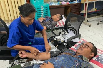 PLN UP3 Flores Bagian Barat gelar donor darah