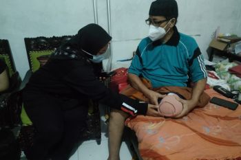 Penderita dampak pasca-COVID-19 di  Kota Surabaya butuh bantuan kaki palsu