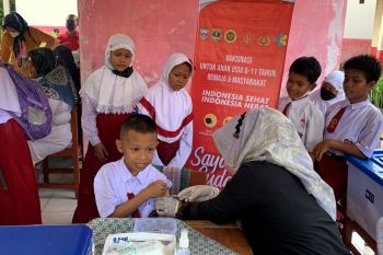 Binda Sumbar vaksinasi anak di 10 daerah