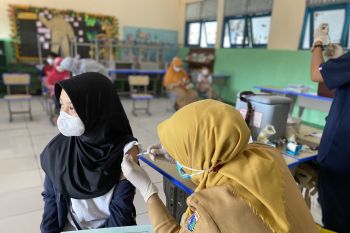Masyarakat perlu ikut jaga kondisi tenaga kesehatan hadapi Omicron
