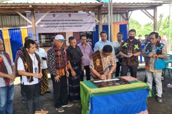 Uskup Ende puji PLN manfaatkan FABA bangun rumah warga miskin