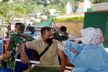 Pemkot mengajak warga vaksinasi dosis ketiga untuk tekan COVID-19